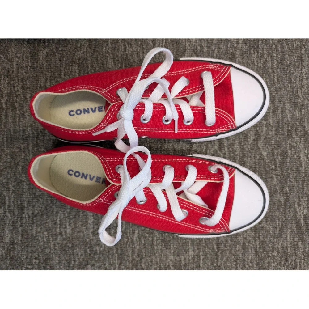 Converse Chuck Taylor All Star Low Top Kid's Size 1 Red Canvas Sneakers